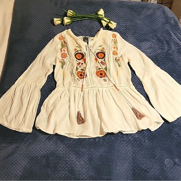 Chelsea and Theodore bohemian top size large . This is truly a beautiful top ! - Picture 3 of 9